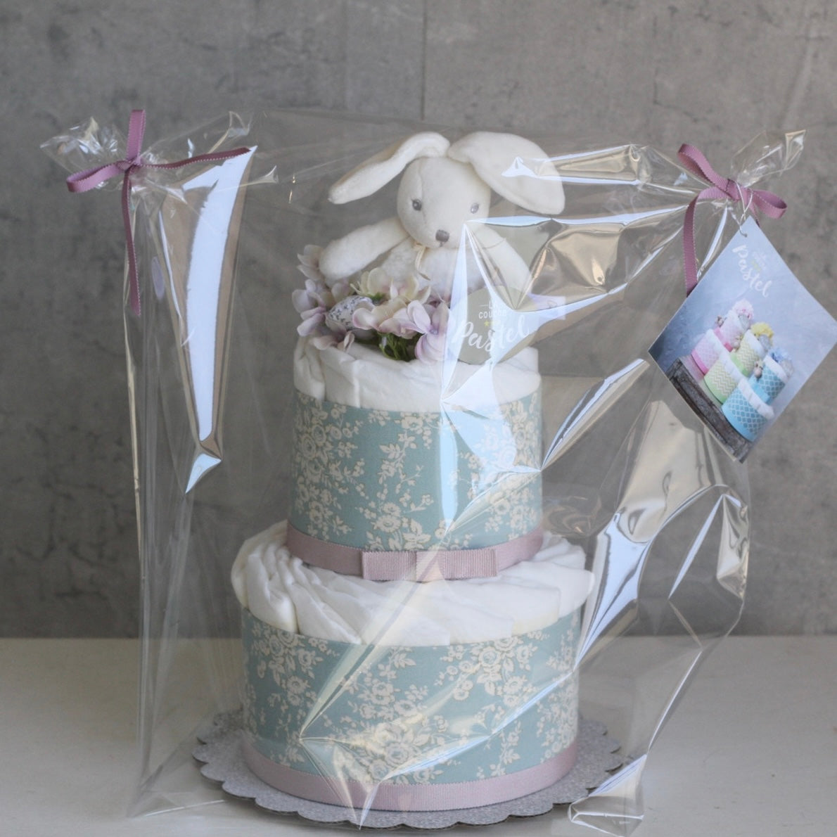 フランス「Kaloo」ラトル付きオーガニックダイパーケーキ(おむつケーキ)