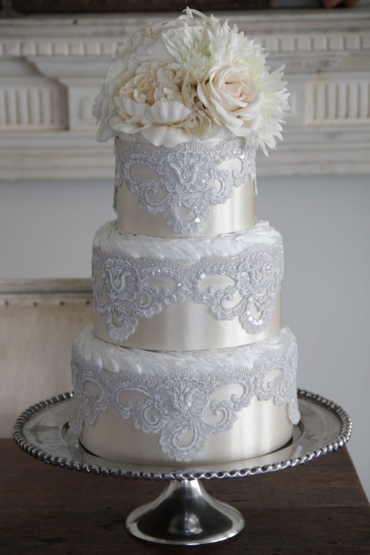 「ETERNITY」Whiteフラワーオーガニックダイパーケーキ(おむつケーキ)2段