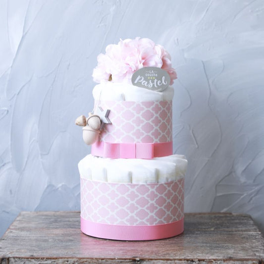 Kiko+の木のアクセサリー付きオーガニックダイパーケーキ おむつケーキ(2段/ピンク)の写真