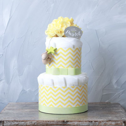 Kiko+の木のアクセサリー付きオーガニックダイパーケーキ おむつケーキ (2段/イエロー)の写真