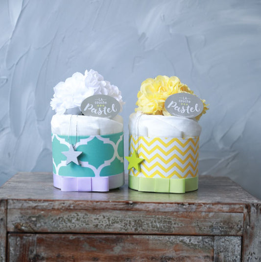 Kiko+の木のアクセサリー付きオーガニックダイパーケーキ(おむつケーキ)1段/全5色