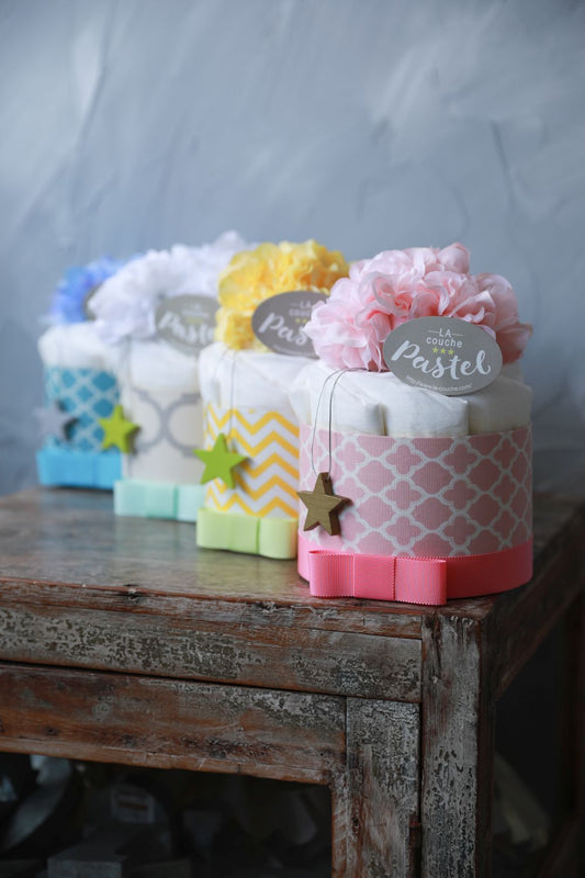 Kiko+の木のアクセサリー付きオーガニックダイパーケーキ おむつケーキ(1段/全5色)の写真