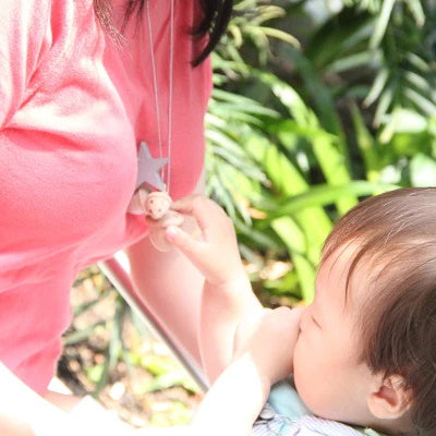Kiko+の木のアクセサリー付きオーガニックダイパーケーキ（おむつケーキ）2段/3段 ブルー