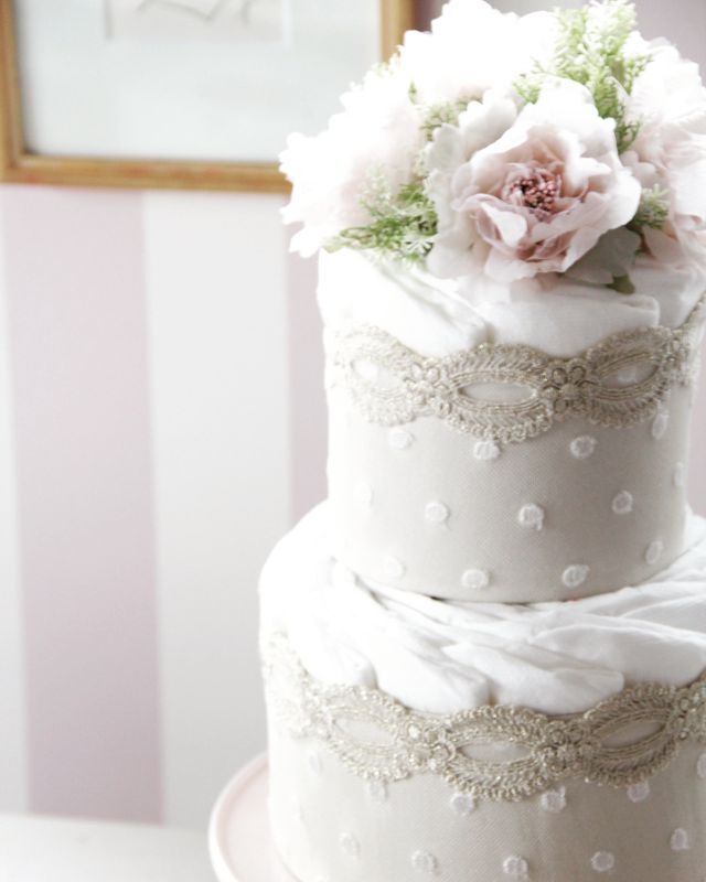 フラワーオーガニックダイパーケーキ おむつケーキ「Tulle」（2段)の写真