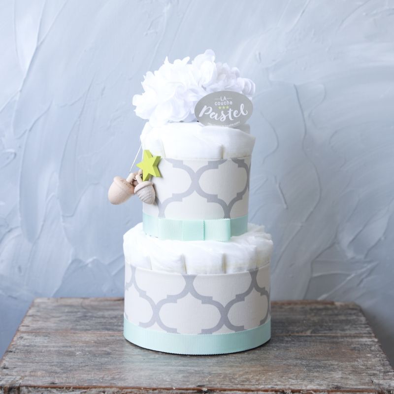 商品管理 Kiko+の木のアクセサリー付きオーガニックダイパーケーキ おむつケーキ（2段/ホワイト)の写真